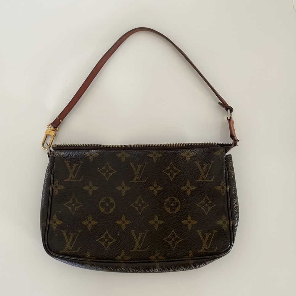 Vintage 2002 Louis Vuitton pochette monogram
